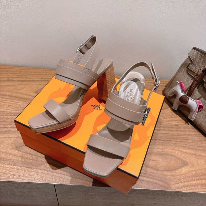 H**me5 sandals